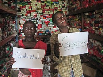 Llegada del contenedor de alimentos a Benin