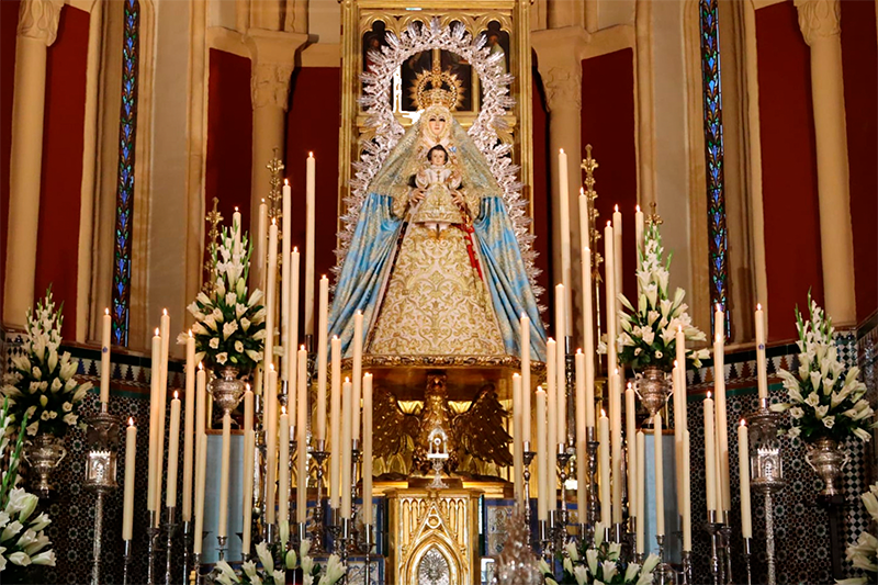 Virgen del Aguila altar novena