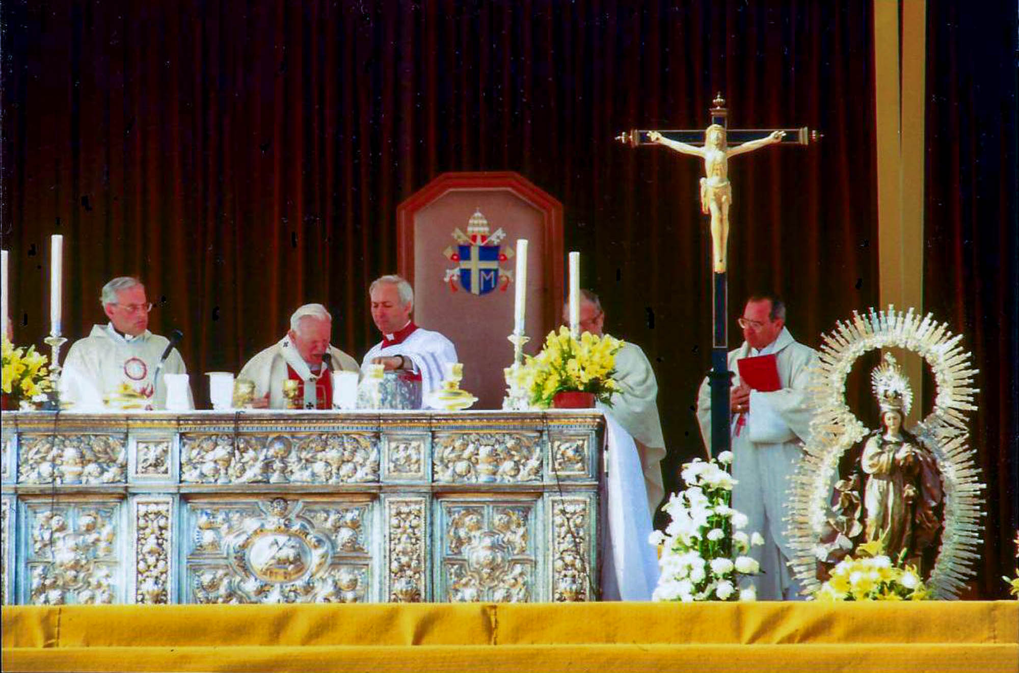 Frontal de plata Altar visita Papa 1993